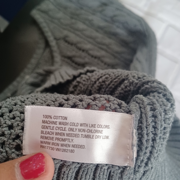 Mossimo sweater - Picture 4 of 11